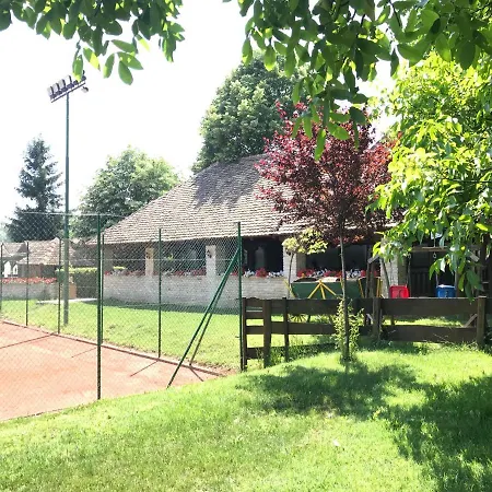 Petlov Salas Апарт-отель