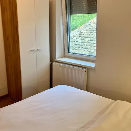 Petlov Salas Aparthotel *