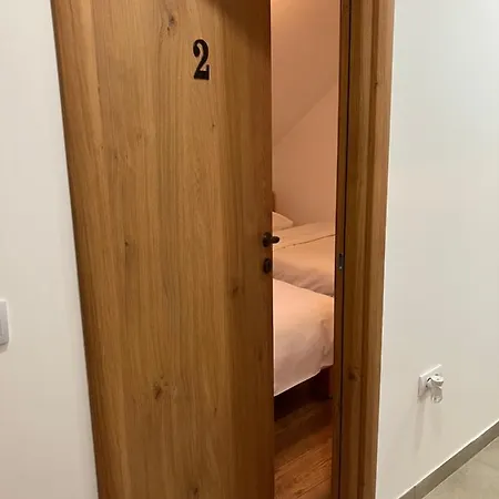 Petlov Salas Novi Sad