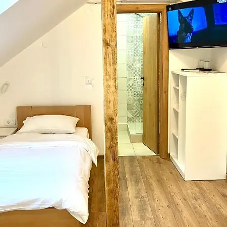 Aparthotel Petlov Salas *