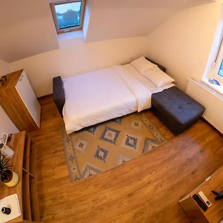 Petlov Salas Aparthotel *