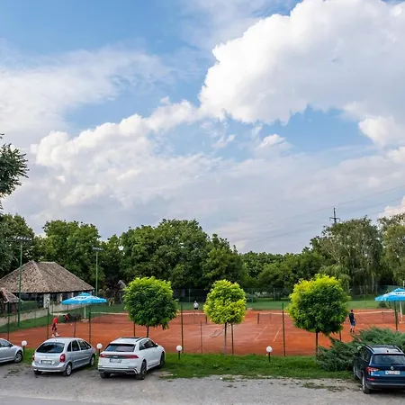 Aparthotel Petlov Salas *