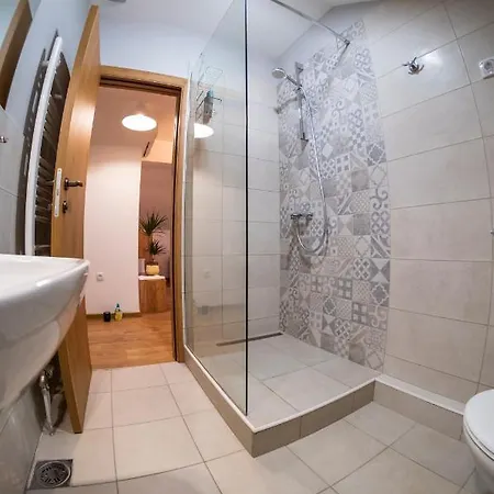 Petlov Salas Нови-Сад