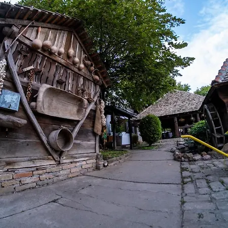 Апарт-отель Petlov Salas 3*